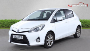 2013 Toyota Yaris 1.5 Vvt-H T4 CVT Euro 5 5dr in White — image 2