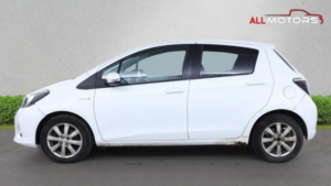 2013 Toyota Yaris 1.5 Vvt-H T4 CVT Euro 5 5dr in White — image 6