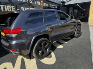 2016 Jeep Grand Cherokee 3.0 Grand Cherokee 3.0l V6 Crd Overland in Grey — image 4