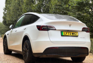 2023 Tesla Model Y (dual Motor) Long Range Auto 4wde 5dr in White — image 4
