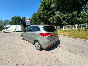 2015 Kia Carens 1.7 Crdi Ecodynamics 2 Euro 5 (s/s) 5dr in Silver — image 4