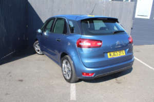 2013 Citroen C4 Picasso 1.6 E-Hdi Airdream Exclusive in Blue — image 2