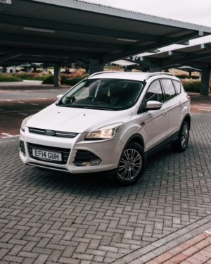 2014 Ford Kuga 2.0 Tdci Titanium SUV 5dr Diesel Manual 2WD Euro 5 (140 Ps) in White — image 4