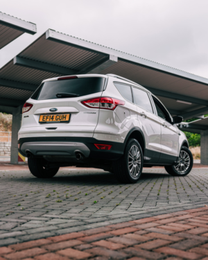 2014 Ford Kuga 2.0 Tdci Titanium SUV 5dr Diesel Manual 2WD Euro 5 (140 Ps) in White — image 5