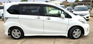 2016 Honda Freed 1.5l Hybrid-Automatic-7 Seats Family Car-Ulez/caz Pass-Free 18months Warranty & 12months Aa Breakdown in White — image 3