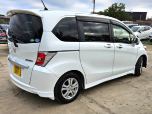 2016 Honda Freed 1.5l Hybrid-Automatic-7 Seats Family Car-Ulez/caz Pass-Free 18months Warranty & 12months Aa Breakdown in White — image 4