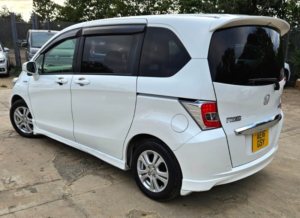 2016 Honda Freed 1.5l Hybrid-Automatic-7 Seats Family Car-Ulez/caz Pass-Free 18months Warranty & 12months Aa Breakdown in White — image 6