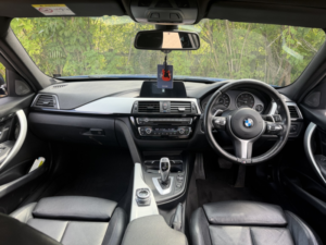 2018 BMW 3 Series 3.0 330d Xdrive M Sport Shadow Edition in Blue — image 3