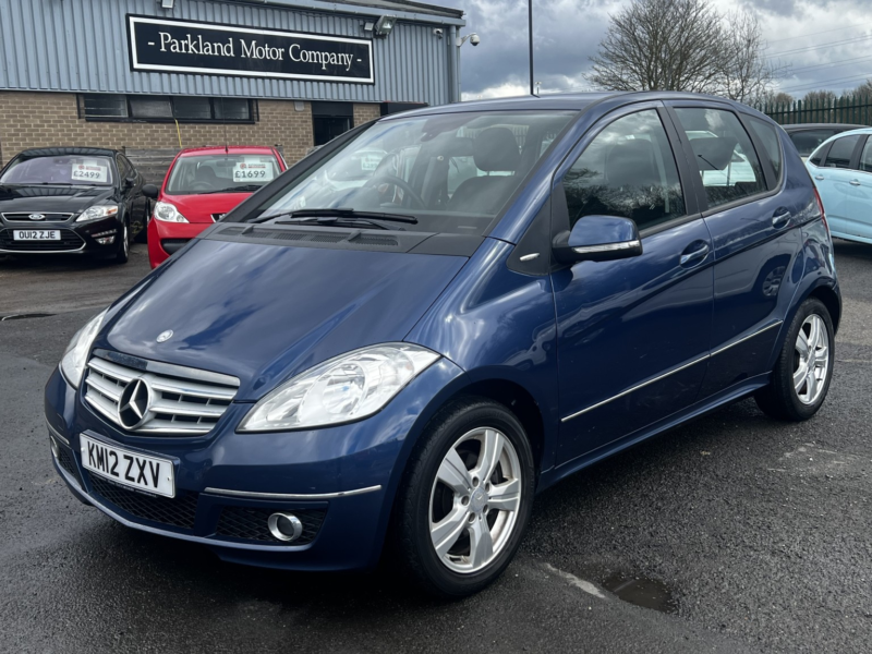 2012 Mercedes-Benz A Class 2.0 A180 Cdi Avantgarde Se in Blue — image 1