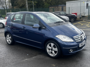 2012 Mercedes-Benz A Class 2.0 A180 Cdi Avantgarde Se in Blue — image 2