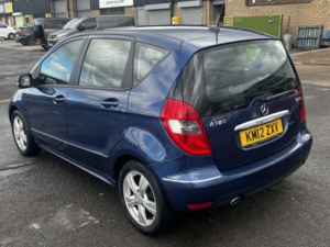 2012 Mercedes-Benz A Class 2.0 A180 Cdi Avantgarde Se in Blue — image 4