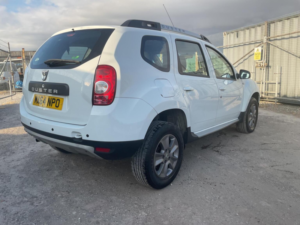 2015 Dacia Duster 1.5 Dci Laureate Euro 5 5dr in White — image 5