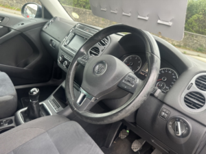 2011 Volkswagen Tiguan 2.0 Tdi Bluemotion Tech Sport in Blue — image 3