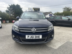 2011 Volkswagen Tiguan 2.0 Tdi Bluemotion Tech Sport in Blue — image 4