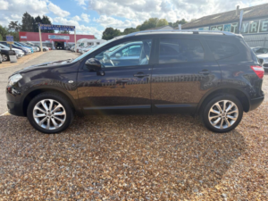 2012 Nissan Qashqai+2 1.6 Dci Tekna 2WD Euro 5 5dr (avm) in Black — image 4