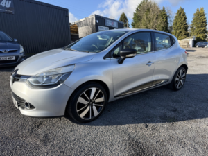 2014 Renault Clio 1.5 Dynamique S Medianav Dci 90 Stop & Start in Silver — image 2