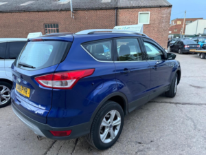 2016 Ford Kuga 2.0 Tdci Zetec 2WD Euro 6 (s/s) 5dr in Blue — image 3