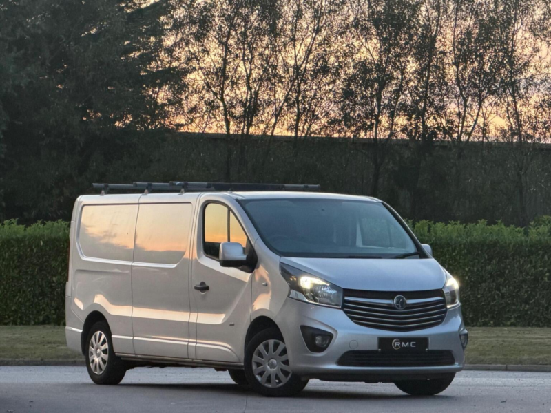 2016 Vauxhall Vivaro 1.6 Cdti 2900 Biturbo Ecoflex Sportive L2 H1 Euro 5 (s/s) 5dr in Silver — image 1
