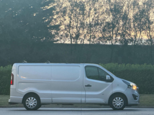 2016 Vauxhall Vivaro 1.6 Cdti 2900 Biturbo Ecoflex Sportive L2 H1 Euro 5 (s/s) 5dr in Silver — image 2