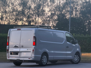 2016 Vauxhall Vivaro 1.6 Cdti 2900 Biturbo Ecoflex Sportive L2 H1 Euro 5 (s/s) 5dr in Silver — image 3