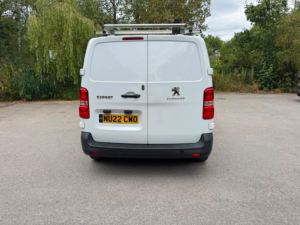 2022 Peugeot Expert Bluehdi Professional Premium L1 in White — image 6