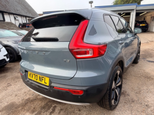 2020 Volvo Xc40 T3 Momentum Pro in Grey — image 3