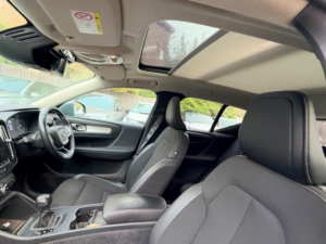 2020 Volvo Xc40 T3 Momentum Pro in Grey — image 5