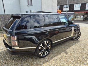 2021 Land Rover Range Rover 3.0 D350 Mhev Fifty in Black — image 3