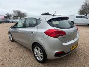 2013 Kia Ceed 1.6 Crdi Ecodynamics 2 Hatchback 5dr Diesel Manual Euro 5 (s/s) (126 Bhp) in Silver — image 5