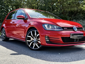 2016 Volkswagen Golf 2.0 Tsi Bluemotion Tech Gti Performance Nav/leather in Red — image 5