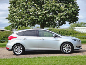 2017 Ford Focus 1.0t Ecoboost Titanium Auto Euro 6 (s/s) 5dr in Silver — image 3