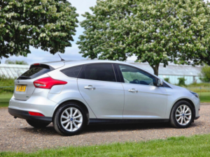 2017 Ford Focus 1.0t Ecoboost Titanium Auto Euro 6 (s/s) 5dr in Silver — image 4