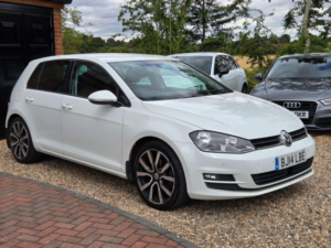 2014 Volkswagen Golf 2.0 Tdi Bluemotion Tech Gt Euro 5 (s/s) 5dr in White — image 2