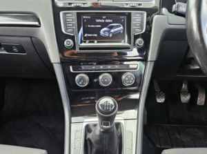2014 Volkswagen Golf 2.0 Tdi Bluemotion Tech Gt Euro 5 (s/s) 5dr in White — image 4