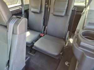 2013 Land Rover Discovery 4 3.0 Sd V6 Xs Auto 4WD Euro 5 5dr in Black — image 6