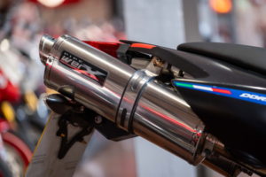 2015 Aprilia Dorsoduro *upgraded End Cans* in Blue — image 3