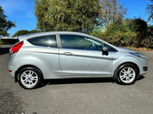 2015 Ford Fiesta 1.25 Zetec Hatchback 3dr Petrol Manual Euro 6 (82 Ps) in Silver — image 2