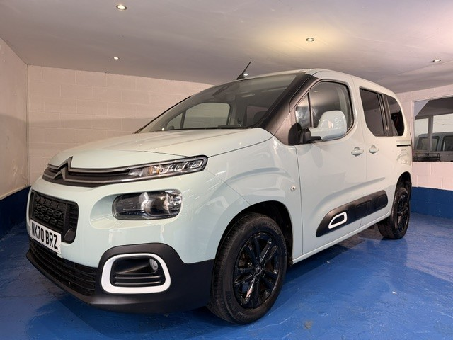 2020 Citroen Berlingo 1.5 Bluehdi Flair in Green — image 1