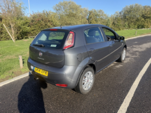 2014 Fiat Punto 1.2 Punto 5-Door 1.2 8v 69hp Easy+ in Grey — image 2