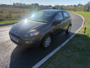 2014 Fiat Punto 1.2 Punto 5-Door 1.2 8v 69hp Easy+ in Grey — image 4