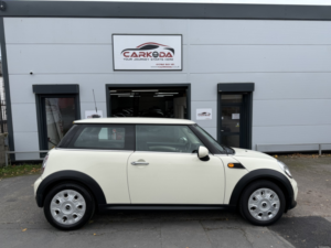 2013 MINI Hatch 1.6 One Hatch in White — image 2