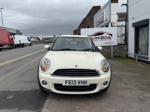 2013 MINI Hatch 1.6 One Hatch in White — image 6