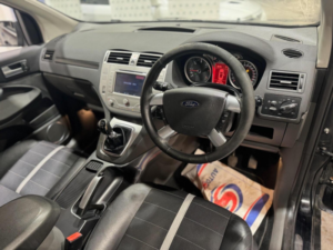 2011 Ford Kuga 2.0 Tdci Titanium AWD Euro 5 5dr in Black — image 2