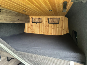 2017 Volkswagen Crafter Conversion Off Grid Camper 2.0 Tdi Cr35 Trendline Fwd Mwb Hr in Grey — image 4