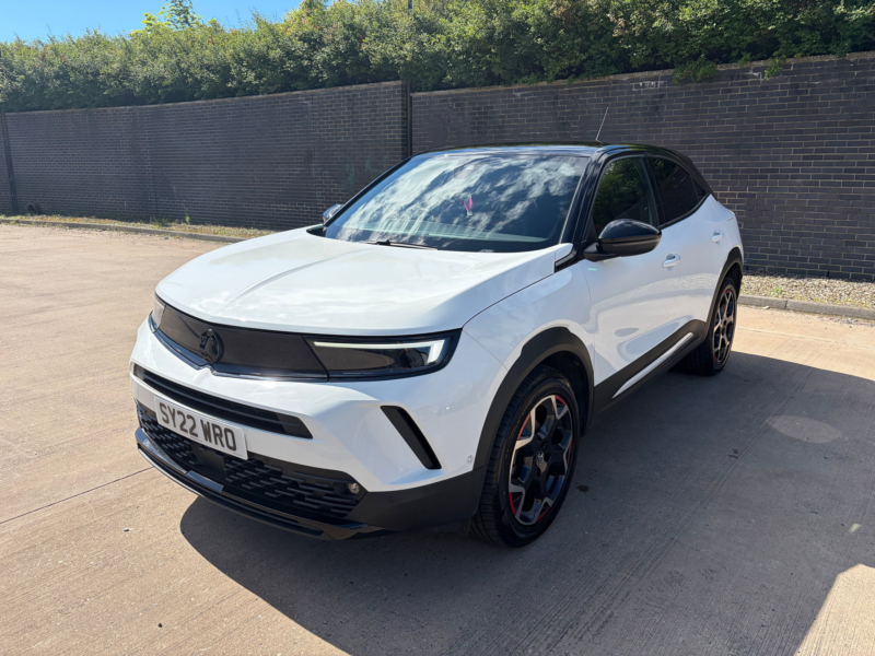 2022 Vauxhall Mokka 1.2 Turbo Sri Premium SUV 5dr Petrol Manual Euro 6 (s/s) (130 Ps) in White — image 1