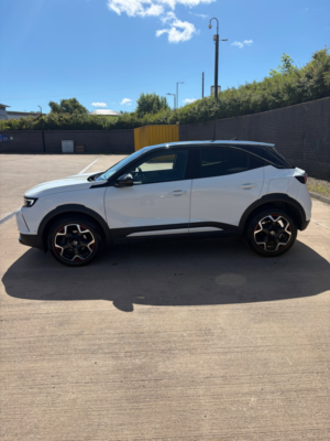 2022 Vauxhall Mokka 1.2 Turbo Sri Premium SUV 5dr Petrol Manual Euro 6 (s/s) (130 Ps) in White — image 2