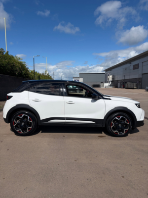 2022 Vauxhall Mokka 1.2 Turbo Sri Premium SUV 5dr Petrol Manual Euro 6 (s/s) (130 Ps) in White — image 6