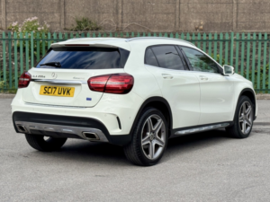 2017 Mercedes-Benz Gla 2.1 Gla200d Amg Line in White — image 4