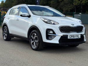 2019 Kia Sportage 1.6 Crdi Ecodynamics+ 2 SUV 5dr Diesel Hybrid Manual Euro 6 (s/s) (134 Bhp) in White — image 3