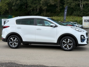 2019 Kia Sportage 1.6 Crdi Ecodynamics+ 2 SUV 5dr Diesel Hybrid Manual Euro 6 (s/s) (134 Bhp) in White — image 4